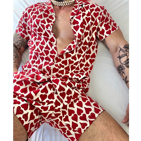 MENS HEART PRINT VALENTINES SHORT SLEEVE SHIRT - Picture 6 of 8